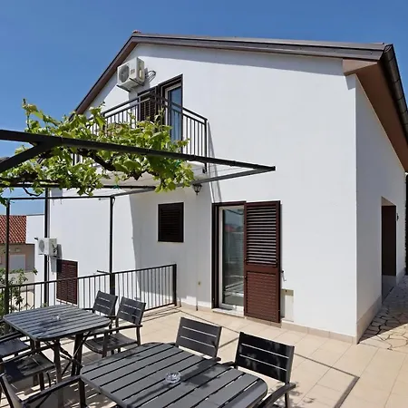 Apartment 2362a *